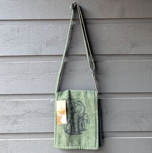 NWT Kathmandu Elephant Crossbody Bag Green